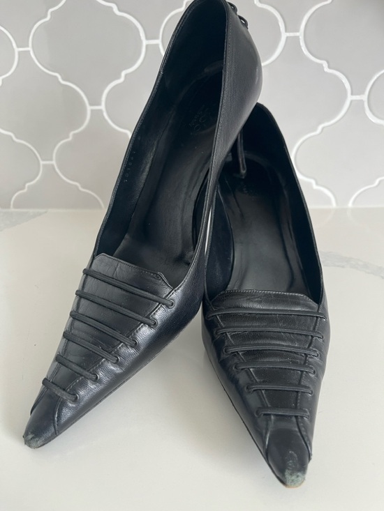 Gucci Shoes - Gucci pointed toe heals - size 8